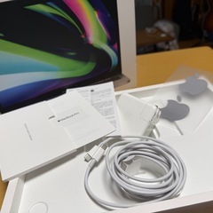 MacBook Pro13インチ M2 16GB 1TB 外箱付きの画像