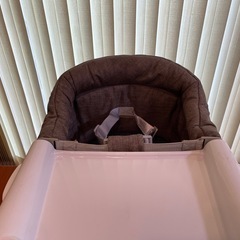 Inglesina テーブルチェアの画像