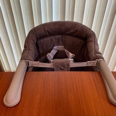 Inglesina テーブルチェアの画像