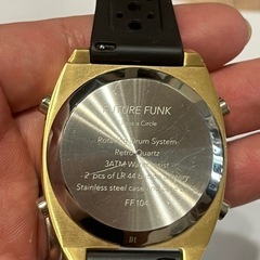 珍しいデザイン！FUTURE FUNK腕時計の画像