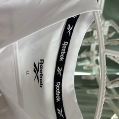 Reebok シャツの画像