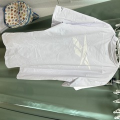 Reebok シャツの画像