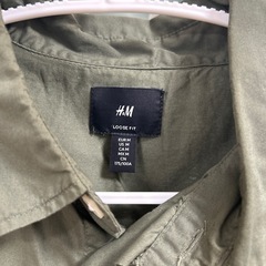 H&Mシャツ　グリーンの画像