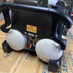 美品　マキタコンプレッサー の画像