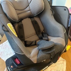 【超美品】Aprica クルリラプレミアム　チャイルドシート　新生児〜18kgの画像