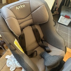 【超美品】Aprica クルリラプレミアム　チャイルドシート　新生児〜18kgの画像