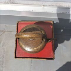 超逸品！大坂夏の陣、真田勢の急迫に家康遁走、野点「のだて」葵紋古銅薬缶陣残し家康自決覚悟の遁走の画像