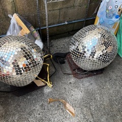 ミラーボール2台の画像