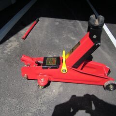 タイヤ等交換用品３点セット（２ｔジャッキ・クロスレンチ・冬用ワイパー）の画像