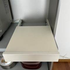 【引越し断捨離出品中⭐︎】お届けします！ニトリ食器収納棚の画像