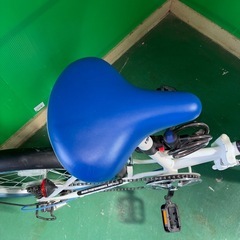 美品　GRAPHIS 折りたたみ自転車 ホワイト/ブルー の画像