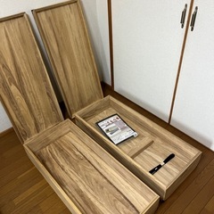 桐衣装箱の画像