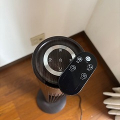 タワー型扇風機  リモコン付きの画像