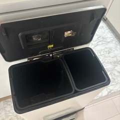 ゴミ箱の画像