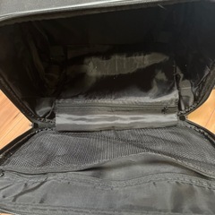 コンパクトな布製スーツケースの画像
