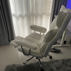 
ゲーミングチェアの画像
