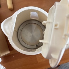 電気ポットの画像