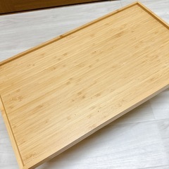 IKEA ベッドトレイ テーブルの画像
