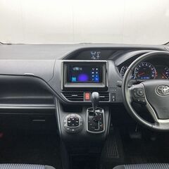 🚗✨今なら頭金0円可能！？【自社ローン専門店！オトロン岐阜店】大人気『トヨタ ヴォクシー 　ＺＳ』入荷🎉 審査のことならお任せください！まずはご相談だけでもOKです😊の画像