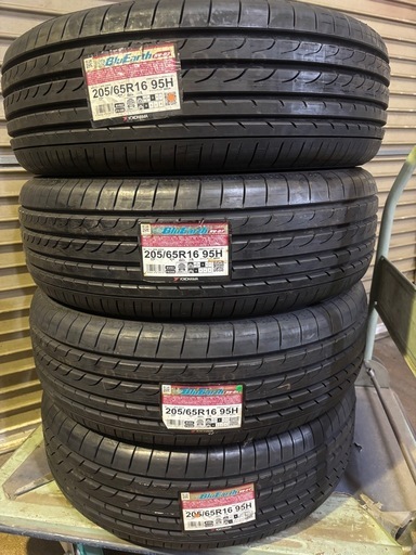 【商談中】金額見直し　205/65R16　4本  新品 未使用 2017年製造 ヨコハマ ブルーアース RV-02