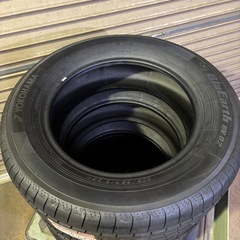 金額見直し　205/65R16　4本  新品 未使用 2017年製造 ヨコハマ ブルーアース RV-02の画像