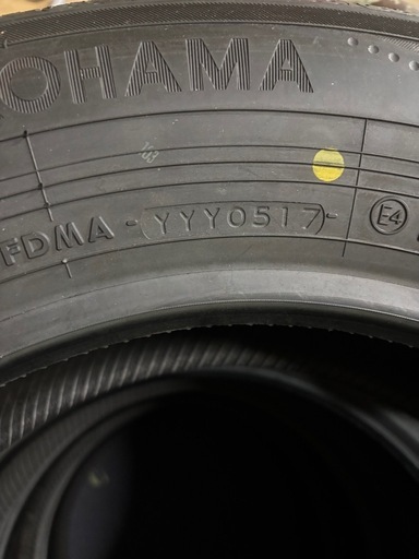 【商談中】金額見直し　205/65R16　4本  新品 未使用 2017年製造 ヨコハマ ブルーアース RV-02