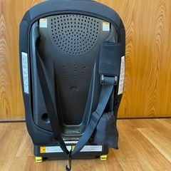 美品　アプリカ　チャイルドシート　aprica　Form Fit Model #: 8BH99BGDJ 赤色　ISOFIX 1歳から6歳用 の画像