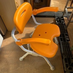 シャワーベンチ（オレンジ）の画像