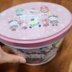 缶の容器の画像