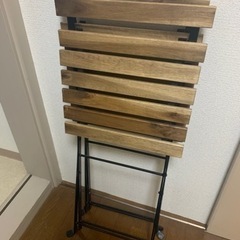 Colemanテーブル、IKEA椅子x2の画像