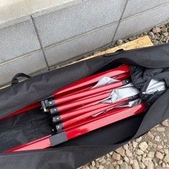 新品 未使用　フィールドア　ワンタッチタープテント　黒×赤の画像