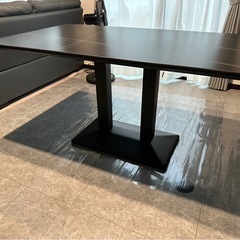 セラミックテーブルの画像