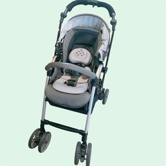 《美品》新生児から使用🙆‍♀️傘のような大きなサンシェードで赤ちゃんを守るcombi最上位モデルアンブレッタベビーカーの画像