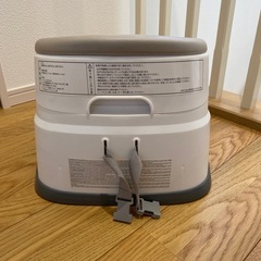 テーブル付きベビーチェア　ingenuityの画像