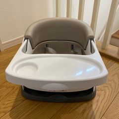 テーブル付きベビーチェア　ingenuityの画像