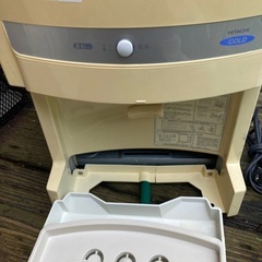 【日立】冷水専用 ウォータークーラー 「中古」RW-128B 排水ホース付き ワンタッチレバー式 単相100V 貯水式 卓上形の画像