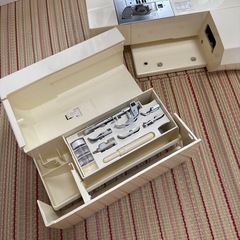 brother innovis D300 EMS80 コンピューターミシンの画像