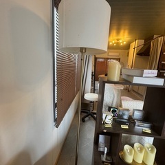 オシャレなスタンドライトの画像