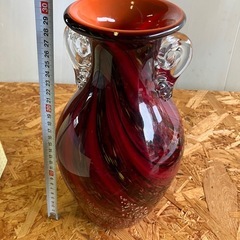 手作りのガラス製花瓶の画像
