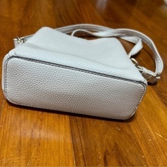 ショルダーバッグしまむら✴︎ベージュの画像