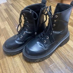 ブーツ 黒 23.5cm の画像