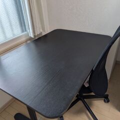 IKEAオフィスデスクチェアの画像