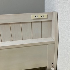 ニトリ　セミダブルベッド（収納付き）の画像