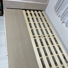 ニトリ　セミダブルベッド（収納付き）の画像