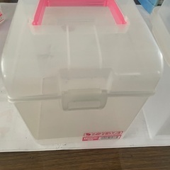 蓋付き小物収納の画像
