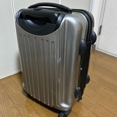 スーツケースの画像