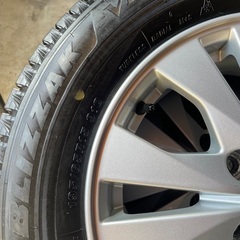 スタッドレスVRX3と純正アルミホイール4本セットの画像