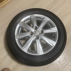 トヨタアクア、純正ホイール・タイヤ4本セットの画像