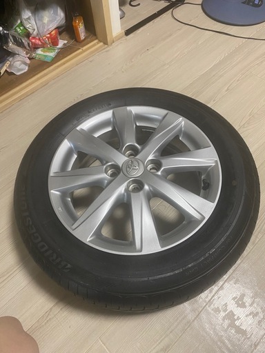 トヨタアクア、純正ホイール・タイヤ4本セット