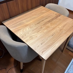 【定価51,980】RASIK ダイニングテーブルセット 2人用 3点セット （テーブル幅80cm1点 回転チェア2脚 カラー：キャメル）の画像